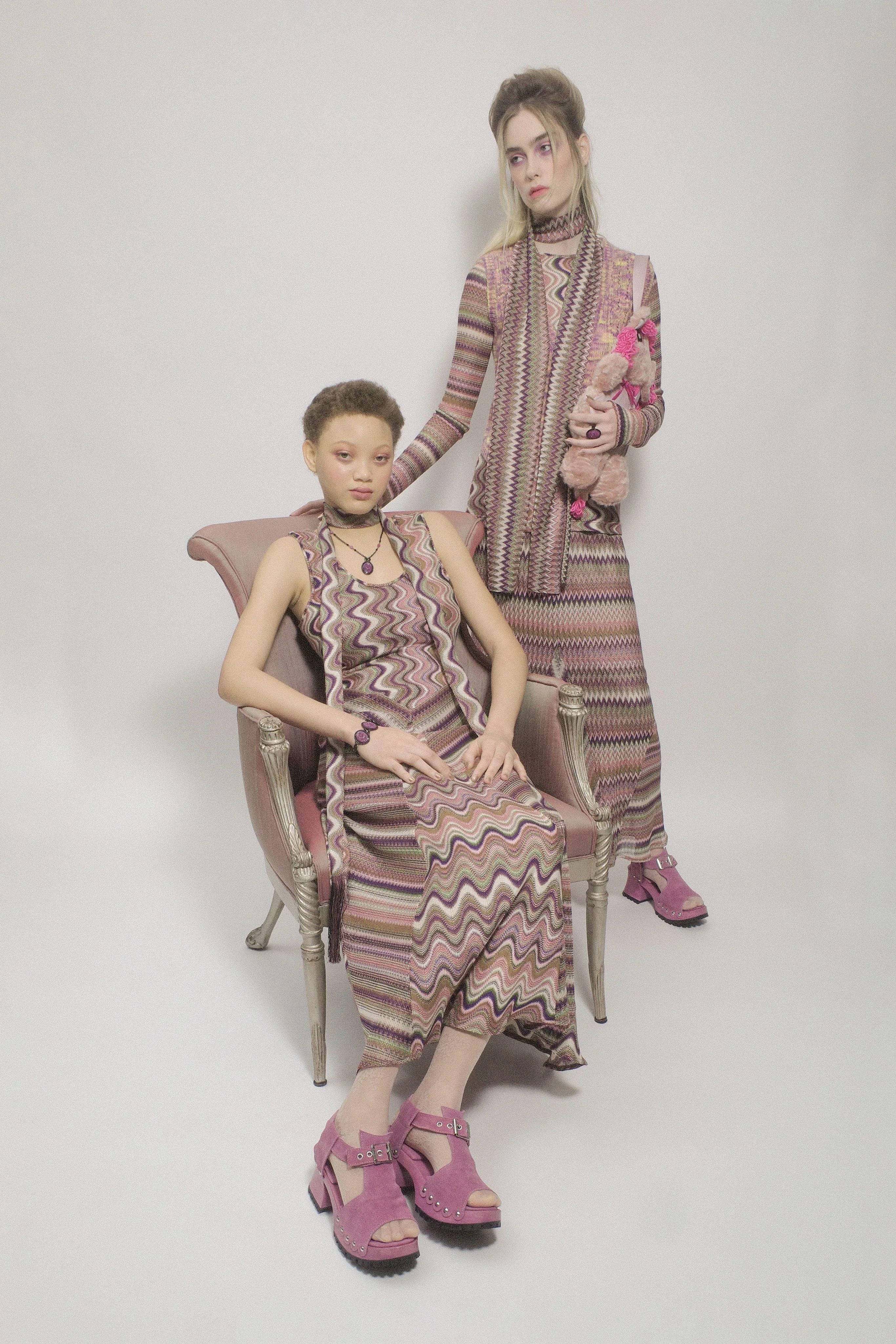 Cameo Stripe Print Fringe Scarf - Image 4