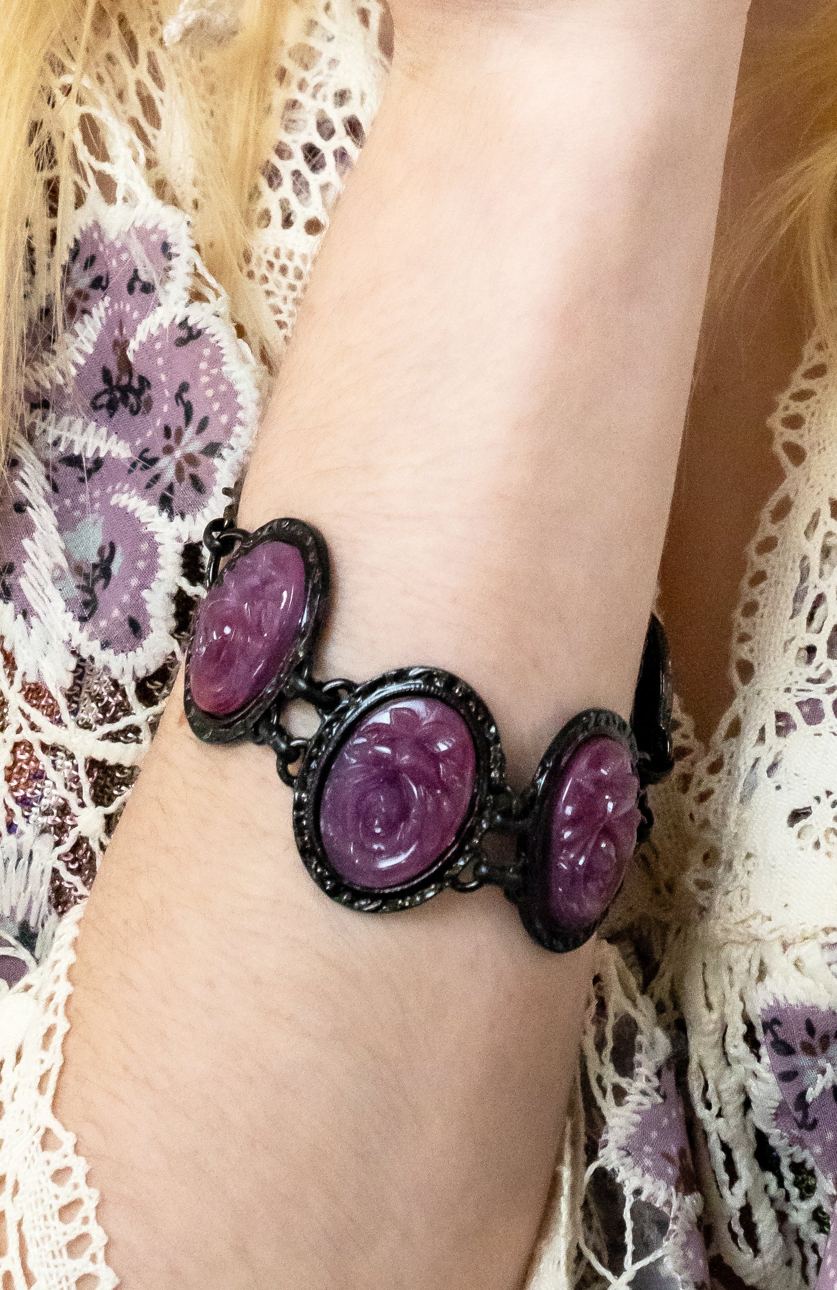 Carved Rose Black Bracelet - Dusty Rose - Image 2