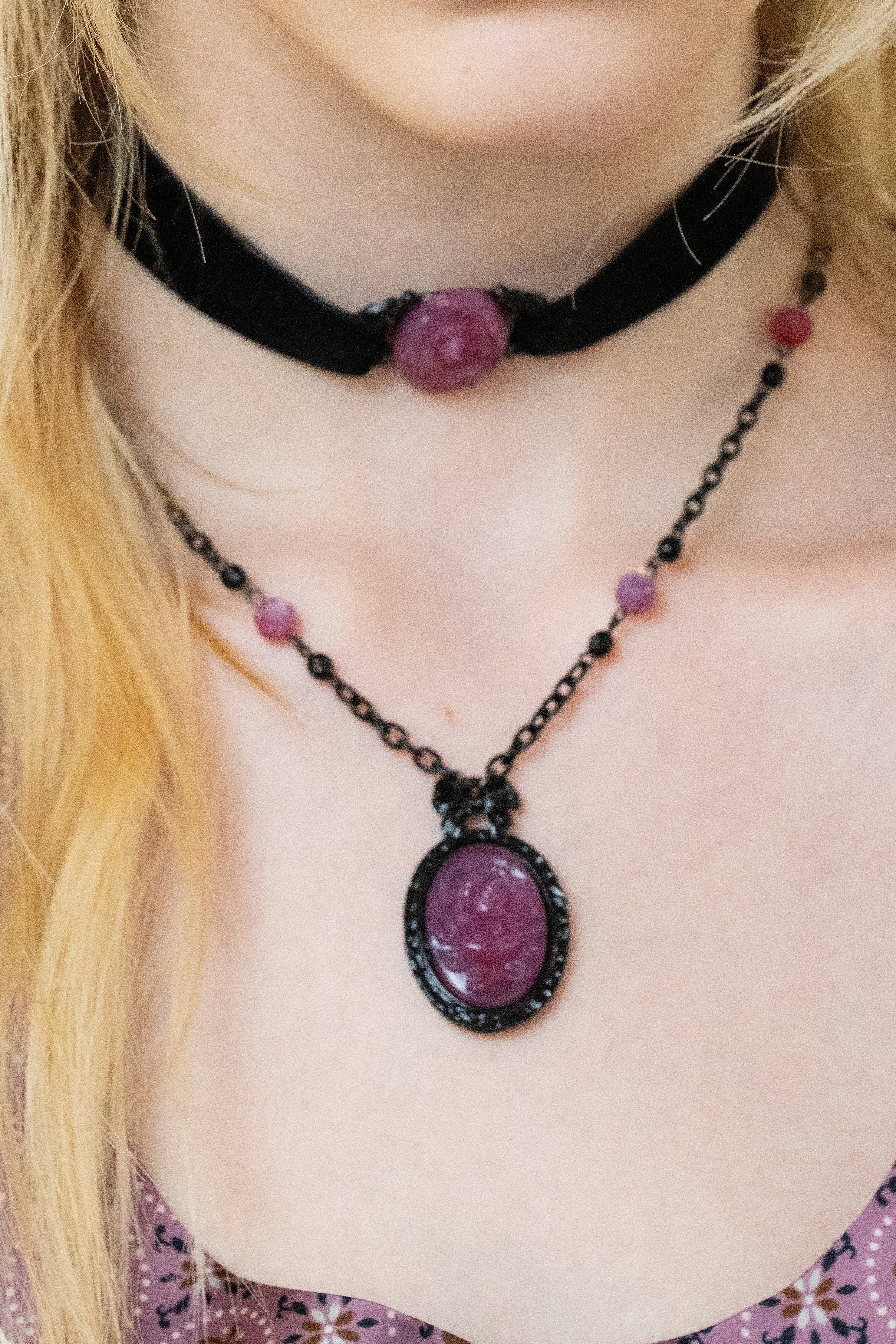 Carved Rose Victorian Frame Necklace - Dusty Rose - Image 3