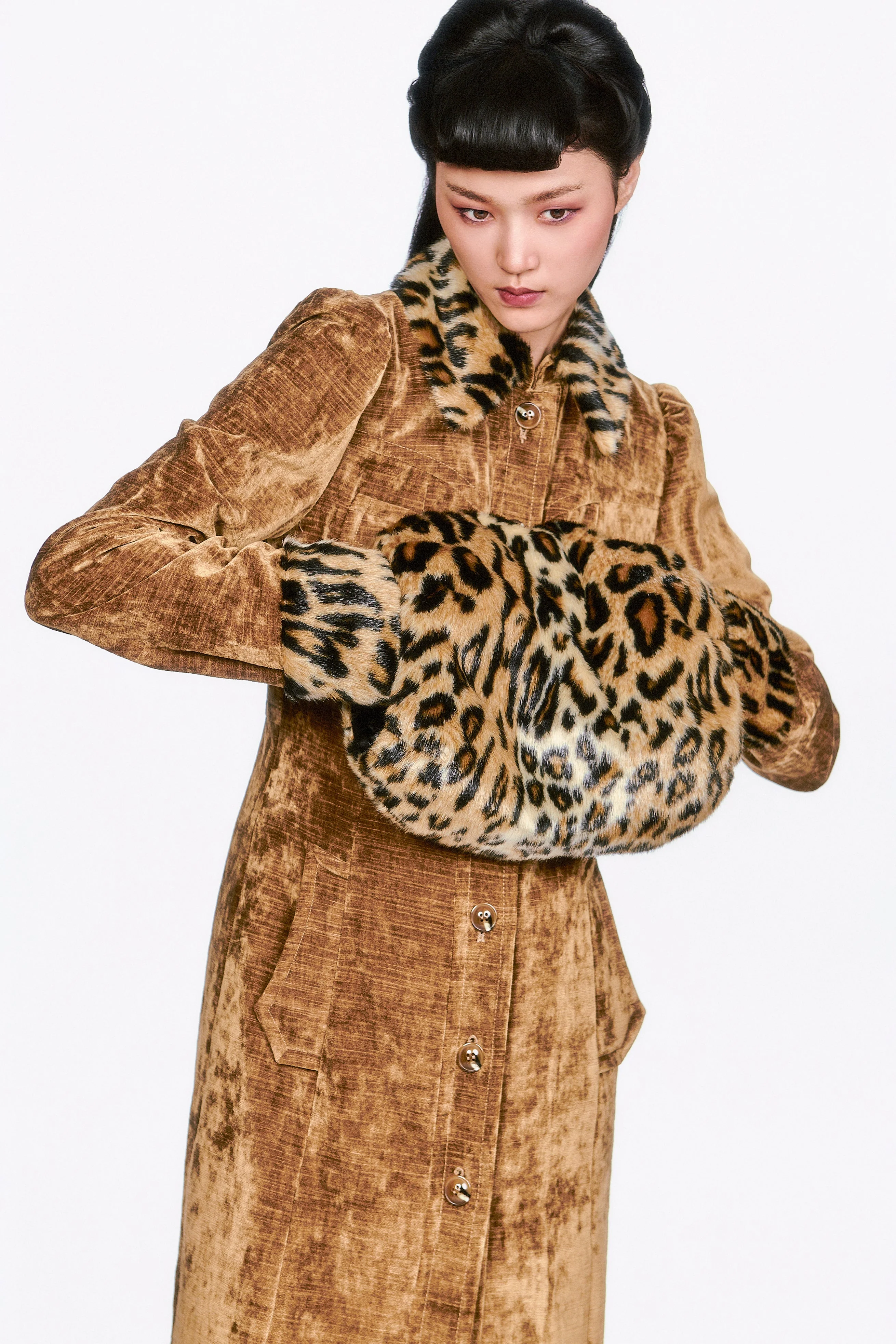 Faux Leopard Muff - Image 3
